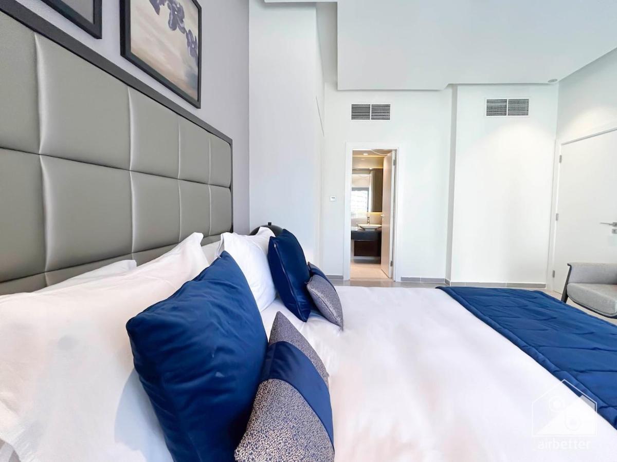 Luxury Stay At Damac Majestine With Balcony & Views Dubai Bagian luar foto